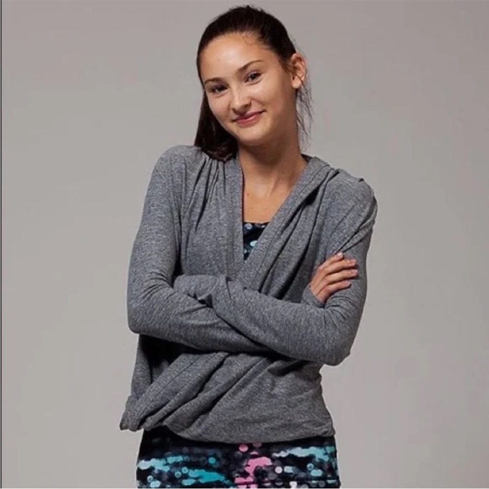 Ivivva Girls Activewear Four Count Shrug Wrap Sweater Size 14 by Lululemon
